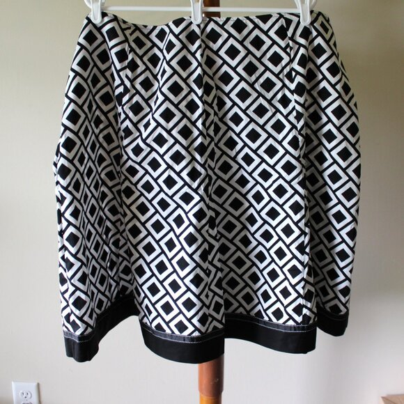 Cato Geometric Pattern Skirt - Picture 2 of 3